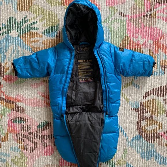 Finger In The Nose, Down filled infant snowsuit 3-6 mths - Picture 4 of 6